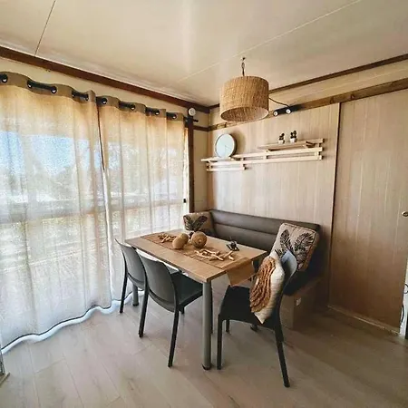 - Ccaibdf * 锡富尔勒普拉日