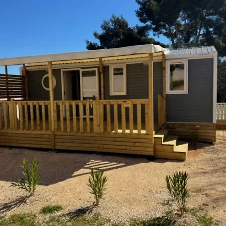 - Ccaibdf * Сис-Фур-Ле-Пляж